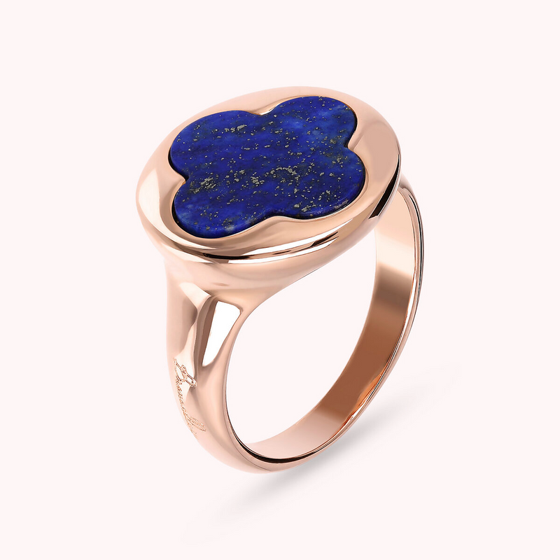 Chevalier Ring with Four Leaf Clover in Natural Stone