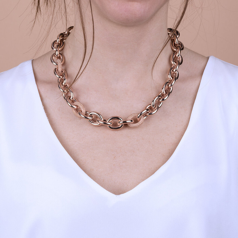 Collier ras du cou avec chaîne texturée