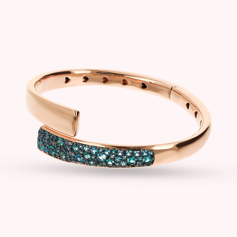 Bracelet Rigide Contrarié avec Surface Pavée en Cubic Zirconia