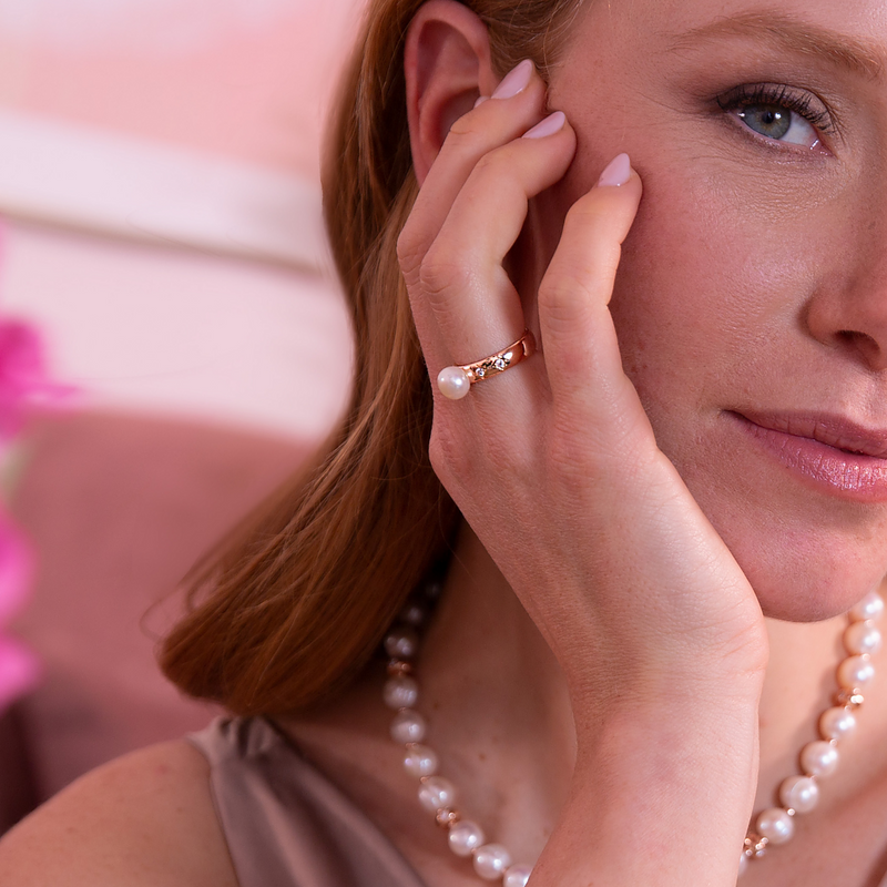 Band ring with Étoile and white freshwater button pearl Ø 8 mm