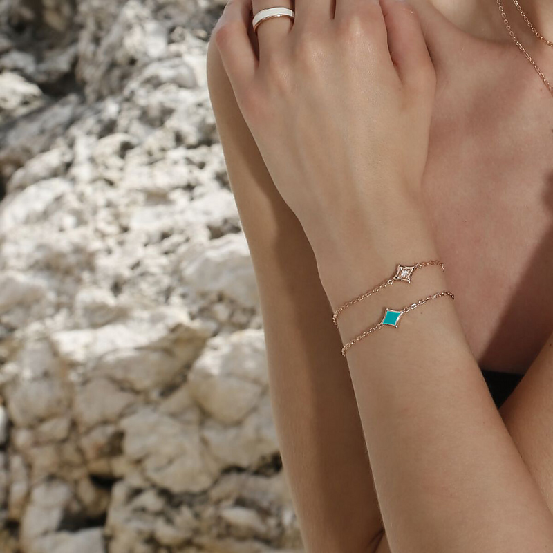 Bracelet Chaîne Forzatina et Pendentif Étoile Réversible avec Émail et Point Lumineux en Zircon Cubique