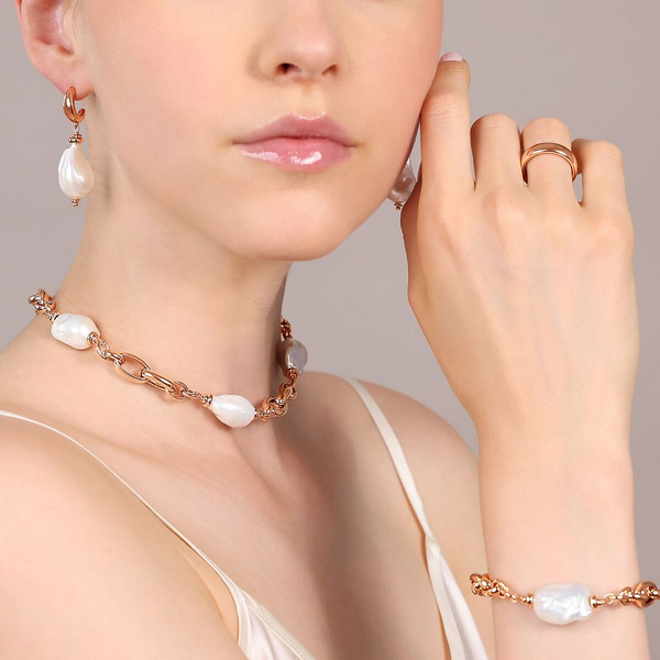 Choker Necklace with Intertwined Oval Links and White Baroque Freshwater Pearls Ø 13/14 mm